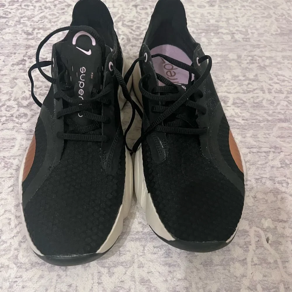 Nike Women's Black and rose gold superrep Sneakers